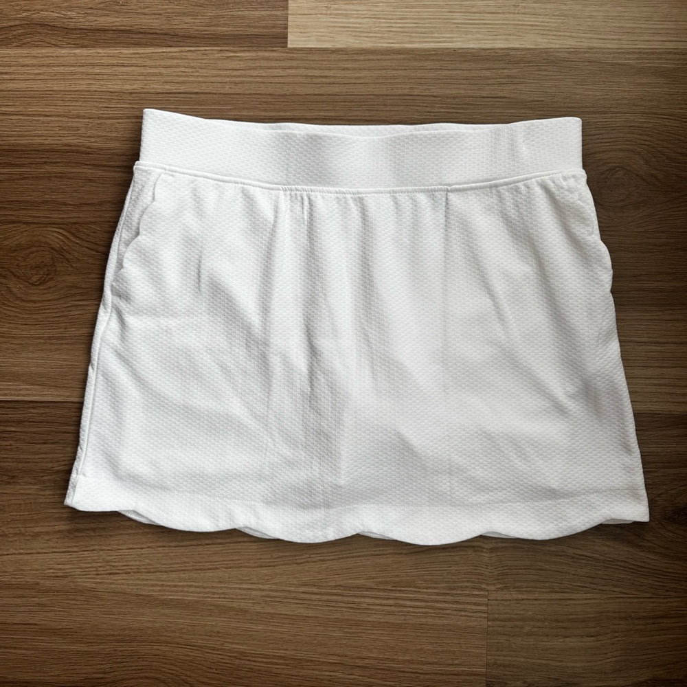 Pebble Beach White Golf Skort Women’s Size L Dry Luxe Performance Scallop Hem